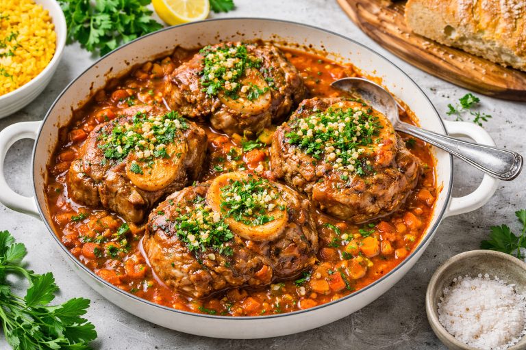 оссобуко по-міланськи з телячої гомілки з гремолатою та овочевим соусом