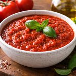 Соус маринара з томатів, часнику та базиліку — класичний італійський томатний соус